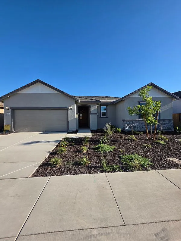 3 bed, 2.0 bath, 1855 sqft, $3,000 — Photo 1