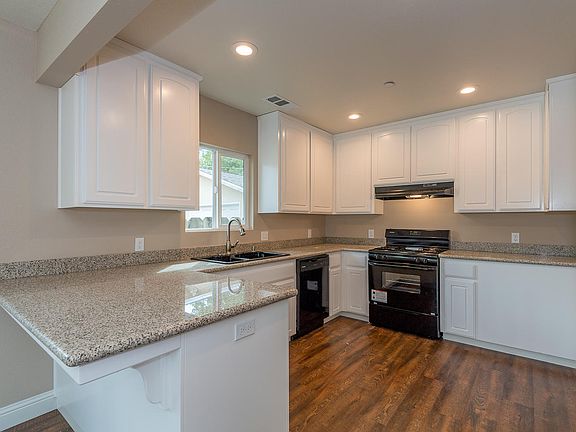 4th image of 1006 E Cortland Ave