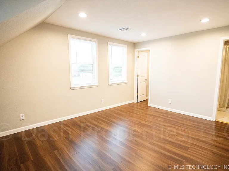 821 S Quaker Ave — Photo 46