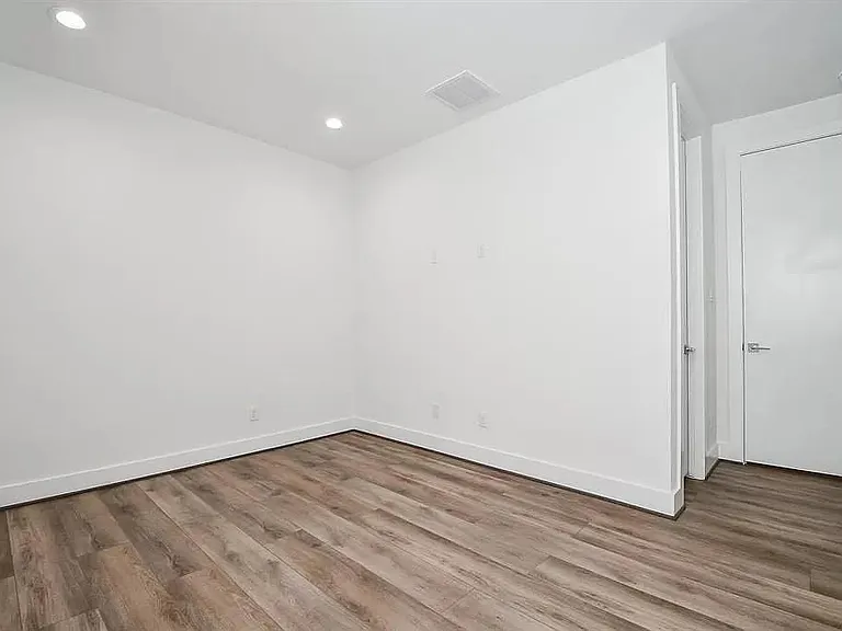 3609 Dennis St — Photo 26