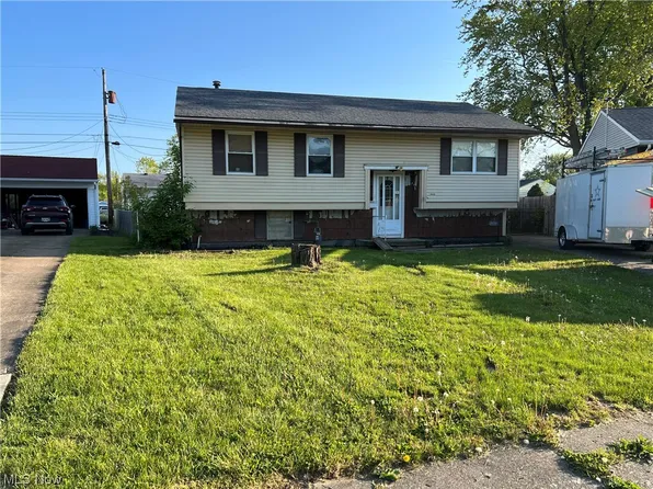 2136 Jackson St, Lorain, OH 44052