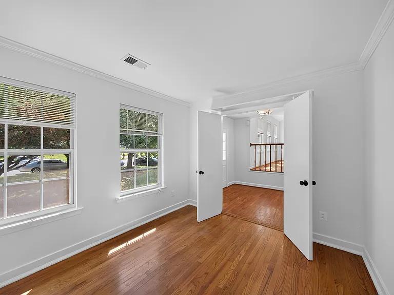 8 Worthington Ct — Photo 6