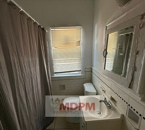 5th image of 3338 Tyler St #1