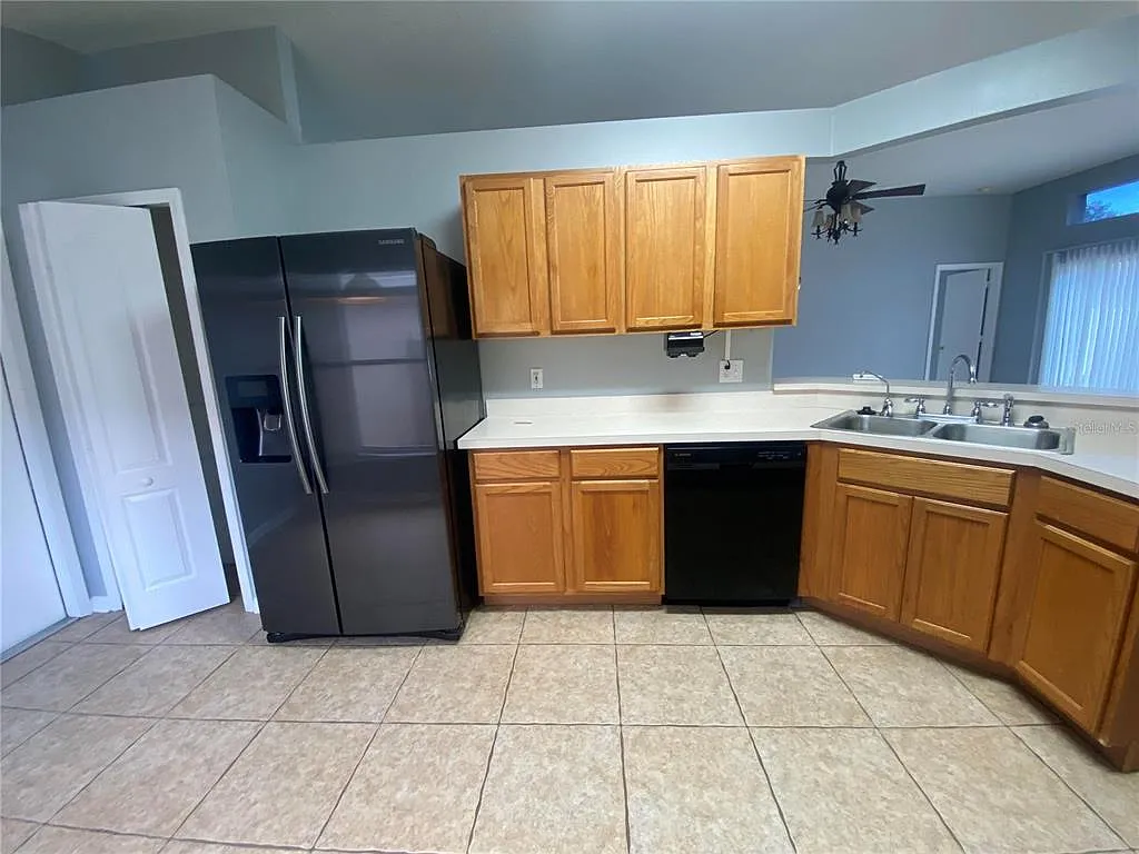 3 bed, 2.0 bath, 1500 sqft, $2,250 — Photo 3
