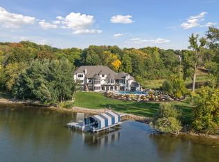 8825 Ridge Ponds Dr, Victoria, MN 55386