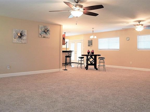 3rd image of 1726 Pine Grove Dr