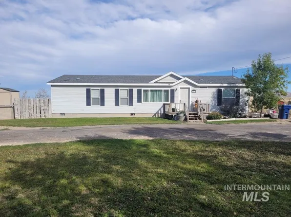 2424 Oakley Ave, Twin Falls, ID 83301