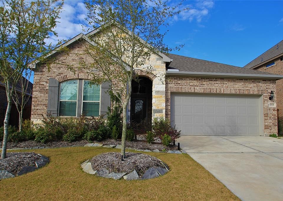Lovely David Weekley one story home