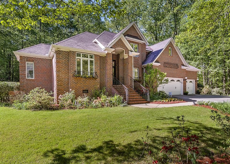 329 Plantation Dr, Greenwood, SC 29649 Zillow