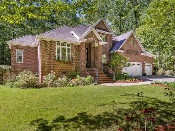 329 Plantation Dr, Greenwood, SC 29649