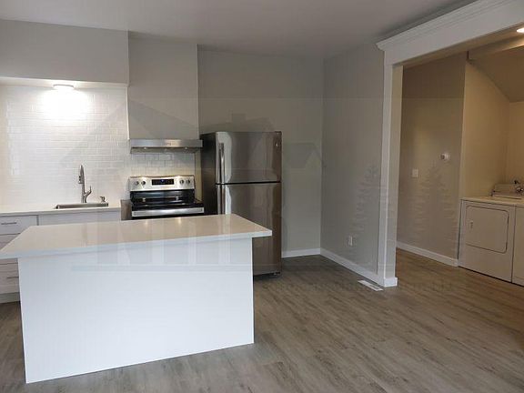 4th image of 708 S Yakima Ave #1