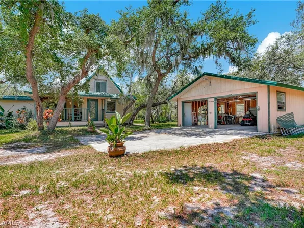 29199 Livingston Dr, Punta Gorda, FL 33982