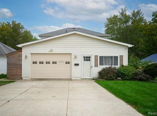25991 E Huron River Dr, Flat Rock, MI 48134