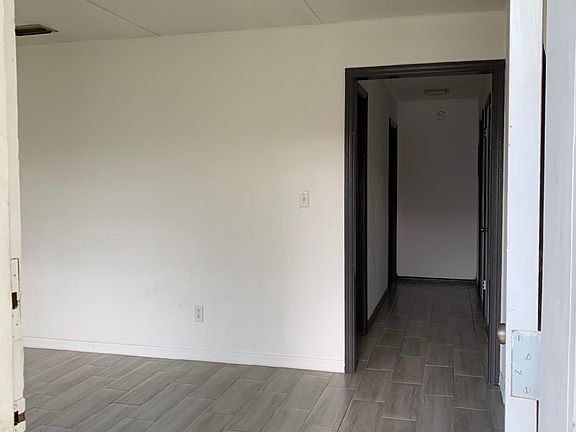 4th image of 7202 E Broadway Ave #A
