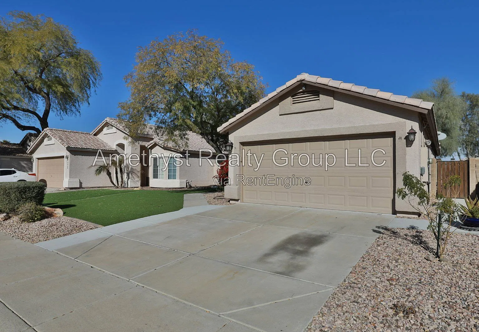 3 bed, 2.0 bath, 1198 sqft, $1,995 — Photo 3