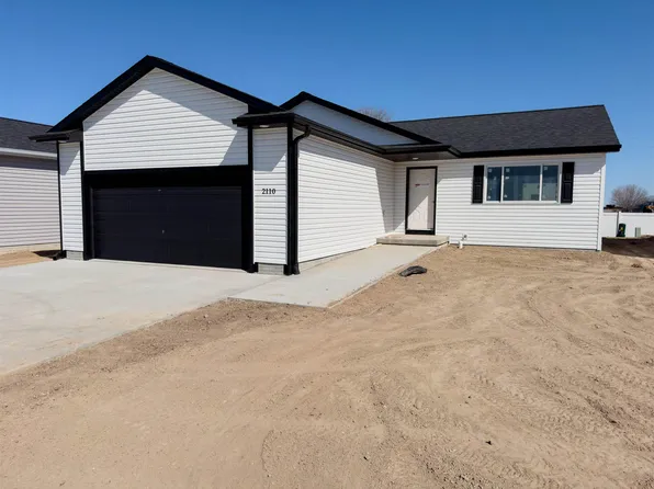 2110 E 38th St, Kearney, NE 68847