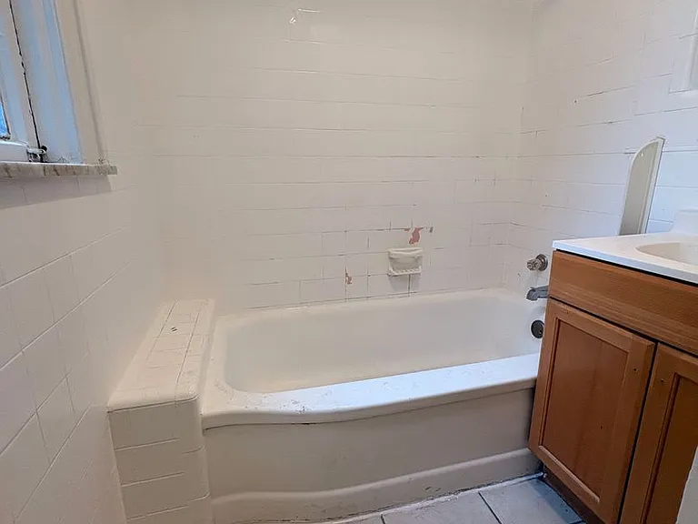 640 W Princess St #2 — Photo 8