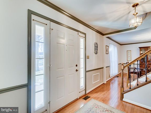 4th image of 3323 Rollingwood Dr