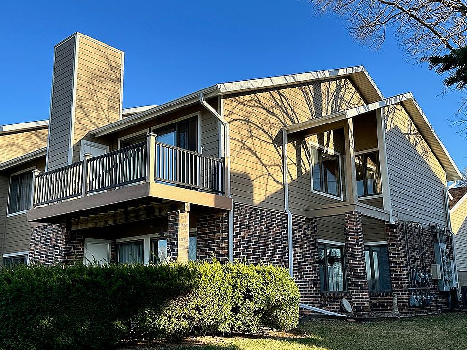 Upper level condo