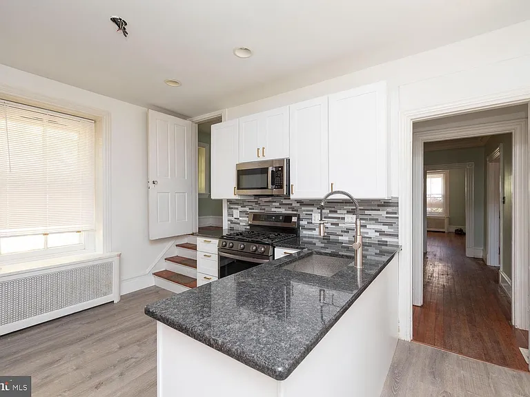 112 Bryn Mawr Ave — Photo 5