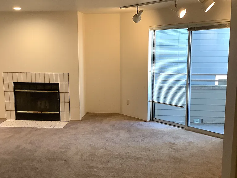 2356 Yale Ave E #6 — Photo 6