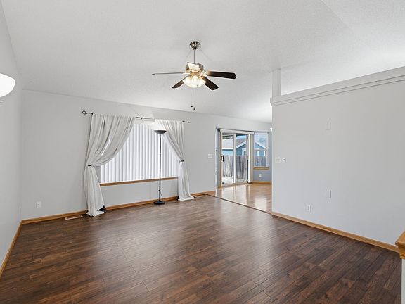 3rd image of 809 N Bay Country Cir