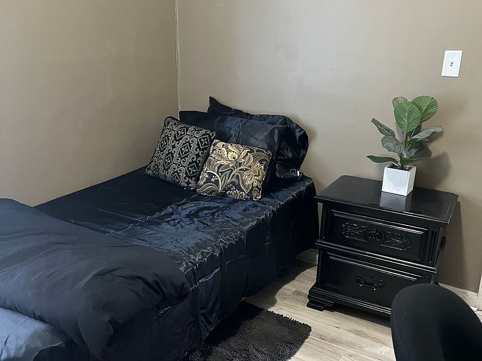 1st image of 4429 Wabash Ave #1