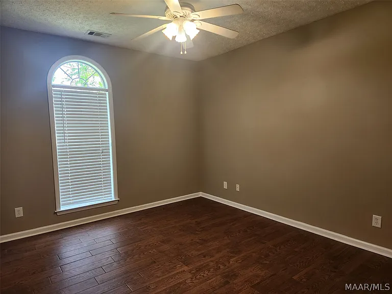 1922 Denny Dr — Photo 31