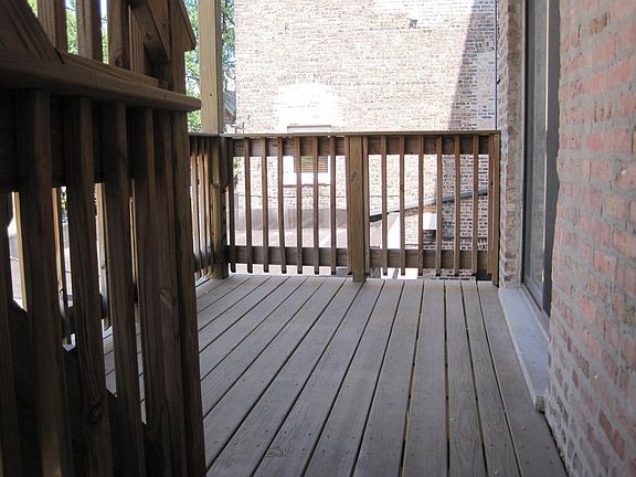 4th image of 918 N Damen Ave