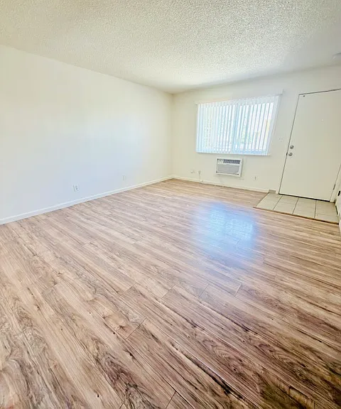 125 S L St #6 — Photo 3