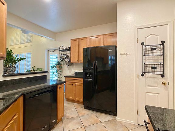 4th image of 2027 E University Dr
