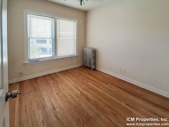 3rd image of 39263 N Pine Grove Ave #3W