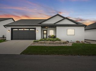 215 BoAnn Terrace, Belleville, WI