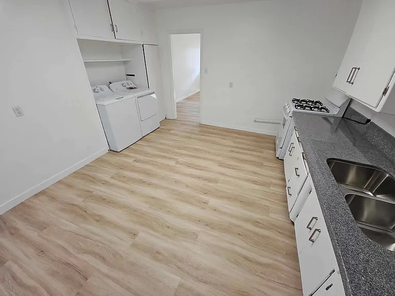 Vanowen St — Photo 15