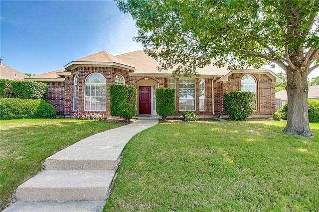 1st image of 2616 Hyacinth Dr