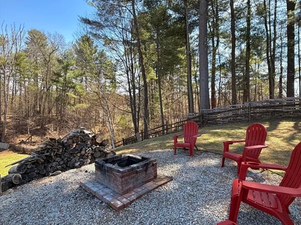 261 Greenwich Rd, Ware, MA 01082