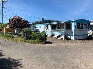 177 Riggs Hill Ln, Winchester Bay, OR 97467