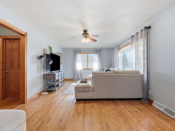 4th image of 9593 Monticello Dr