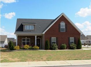 82 Sunrise Dr, Rossville, GA 30741