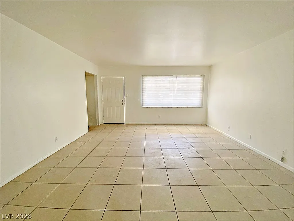 2 bed, 2.0 bath, 780 sqft, $995 — Photo 3