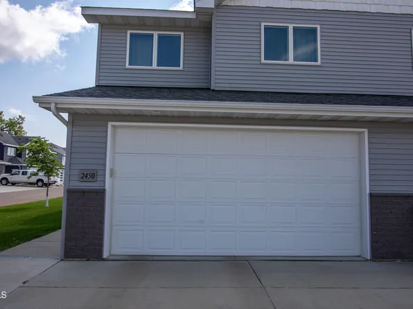 2450 Water Park Loop SE, Mandan, ND 58554