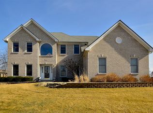 800 Mark Twain Trl, Batavia, IL 60510