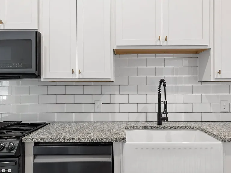 1704 Bailey Ave — Photo 8