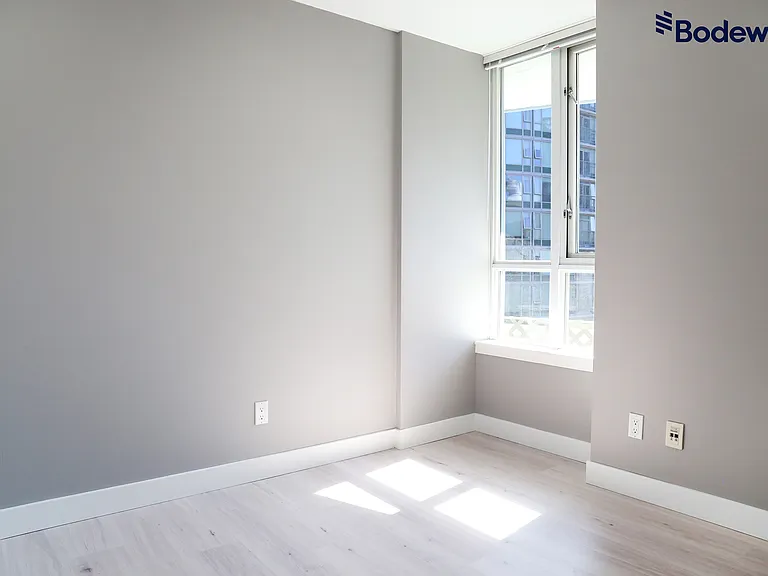63 Keefer Pl #2009 — Photo 10