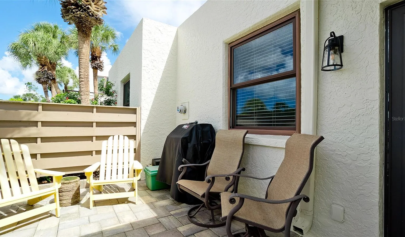 3 bed, 2.0 bath, 1801 sqft, $2,500 — Photo 3