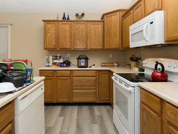 4th image of 3315 Edgerton St