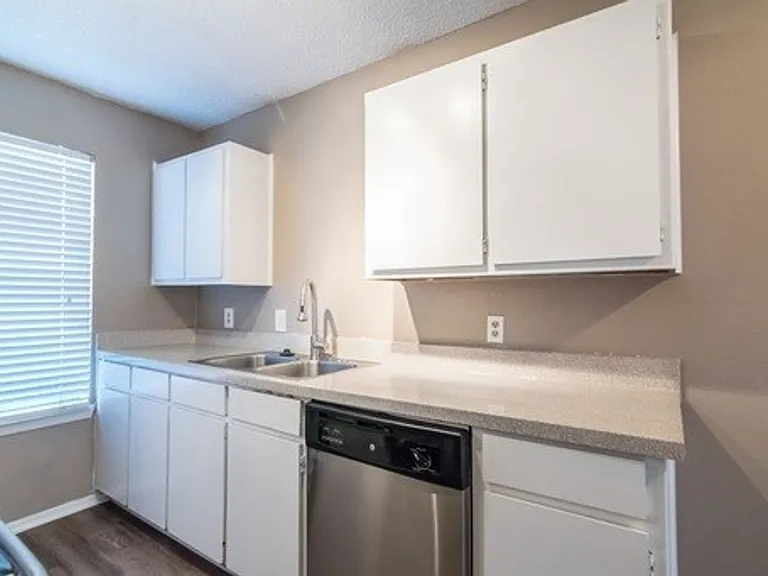 5121 Donnelly Ave #B — Photo 13