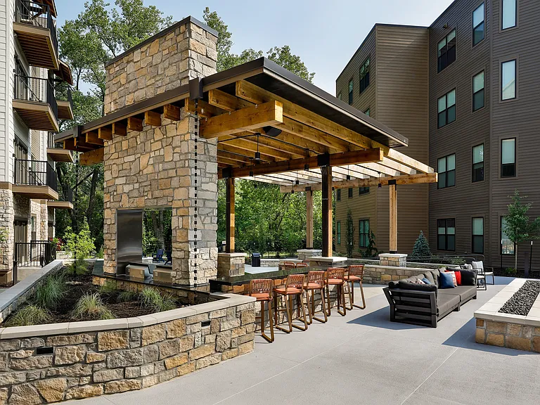 OUTDOOR DINING AND ENTERTAINING