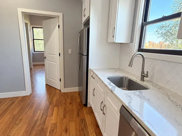 1322 Chisholm St Floor 2, Bronx, NY 10459