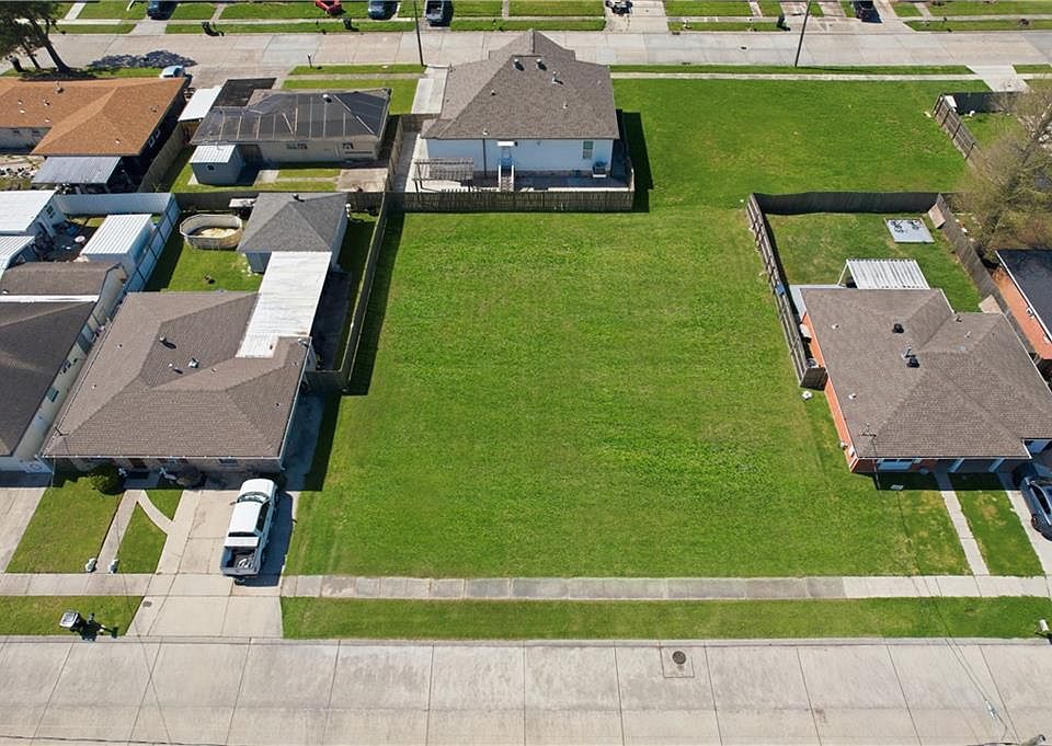 1st image of 2920 Chalona Dr